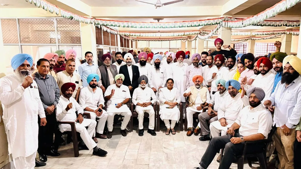 Rahul Gandhi Sangrur Rally: ਸੰਗਰੂਰ ਰੈਲੀ ਨੂੰ ਲੈ ਕੇ ਕਾਂਗਰਸ ਦੀ ਅਹਿਮ ਮੀਟਿੰਗ, ਆਗੂਆਂ ਤੇ ਵਰਕਰਾਂ ਨੂੰ ਸੌਂਪੀਆਂ ਗਈਆਂ ਵੱਡੀਆਂ ਜ਼ਿੰਮੇਵਾਰੀਆਂ