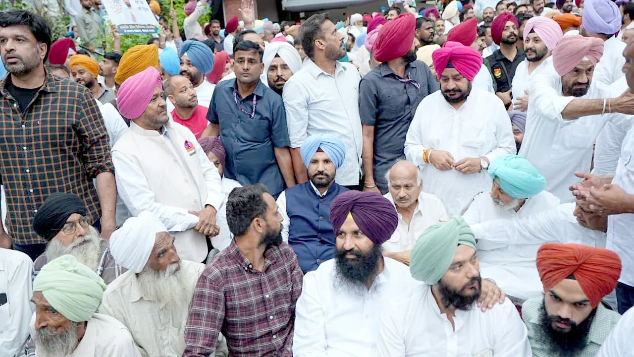 Raja Warring: ਕਾਂਗਰਸ ਦੇ ਸਮਾਗਮ ’ਚ ‘ਨਰਾਜ਼ ਦਿਸੇ ਰਾਜਾ ਵੜਿੰਗ’, ਬੋਲੇ ਭਾਵੇਂ ਕੱਟ ਦਿਓ ਟਿਕਟ ਰਹਾਂਗਾ ਰਾਹੁਲ ਗਾਂਧੀ ਦਾ ‘ਸਿਪਾਹੀ’