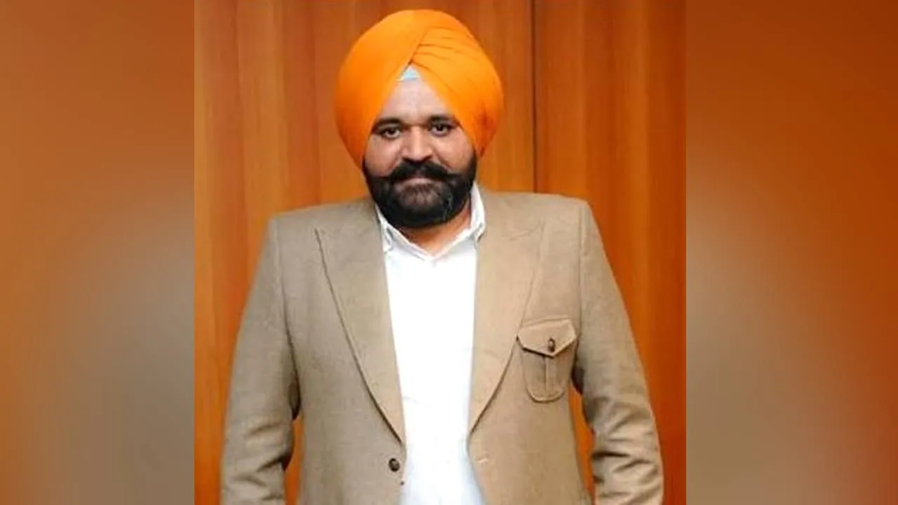OSD Rajbir Singh Ghuman News: ਭਗਵੰਤ ਮਾਨ ਦੇ ਓਐੱਸਡੀ ਰਾਜਬੀਰ ਸਿੰਘ ਘੁੰਮਣ ਨੇ ਬਿਕਰਮ ਮਜੀਠੀਆ ਨੂੰ ਭੇਜਿਆ ਕਾਨੂੰਨੀ ਨੋਟਿਸ