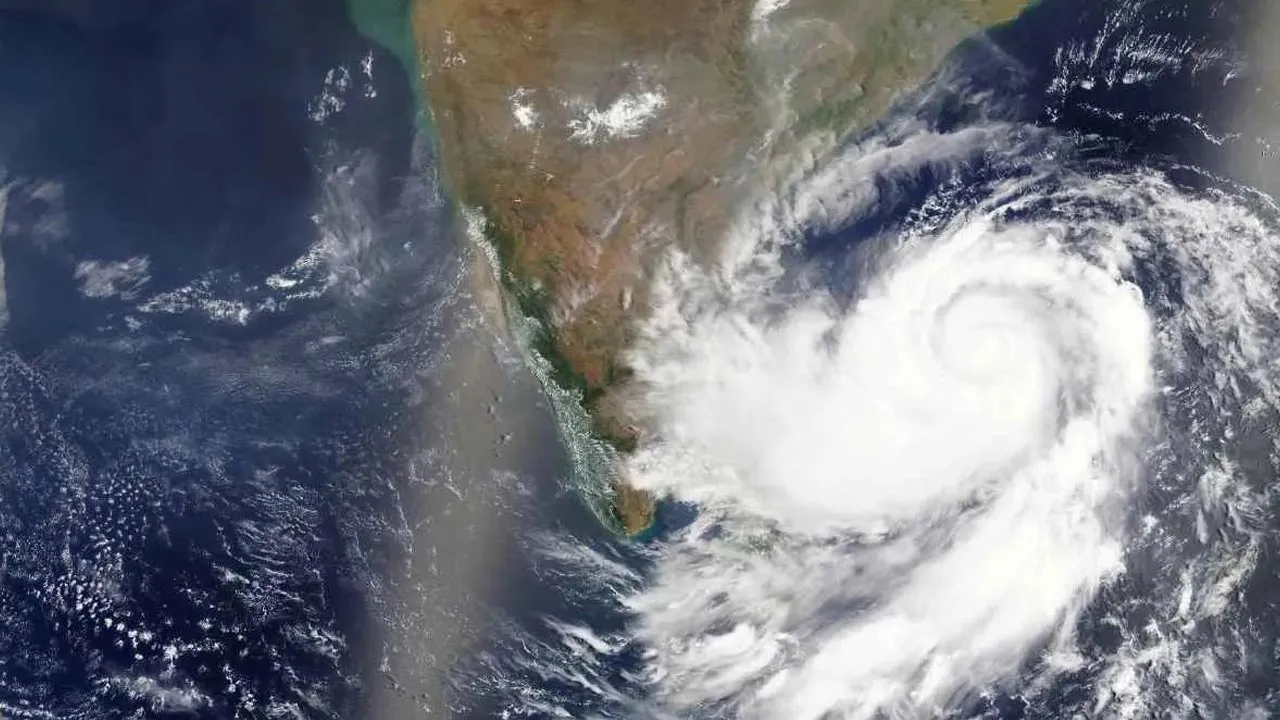 Severe Cyclonic Storm: ਖ਼ਤਰਨਾਕ ਗੰਭੀਰ ਚੱਕਰਵਾਤੀ ਤੂਫਾਨ 'ਅਰਨਬ' ਦੇ 28 ਅਕਤੂਬਰ ਨੂੰ ਆਂਧਰਾ ਪ੍ਰਦੇਸ਼ ਤੱਟ 'ਤੇ ਟਕਰਾਉਣ ਦੀ ਸੰਭਾਵਨਾ, ਕੇਂਦਰ ਨੇ ਤਿਆਰੀ ਦੀ ਸਮੀਖਿਆ ਕੀਤੀ