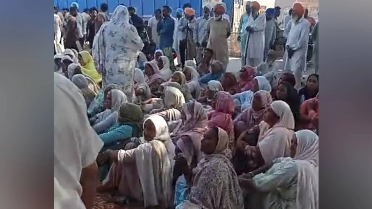 Sirsa Mansa Highway Protest: ਪਿੰਡ ਭੰਮੇ ਕਲਾਂ ’ਚ ਨਸ਼ੇ ਦੇ ਸ਼ੱਕੀ ਹਾਲਾਤਾਂ ’ਚ ਨੌਜਵਾਨ ਦੀ ਮੌਤ, ਪਿੰਡ ਵਾਸੀਆਂ ਨੇ ਸਰਸਾ-ਮਾਨਸਾ ਮੁੱਖ ਮਾਰਗ ਕੀਤਾ ਜਾਮ