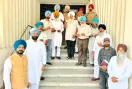 Faridkot News: ਚੇਅਰਮੈਨ ਨਗਰ ਸੁਧਾਰ ਟਰੱਸਟ ਤੇ ਐੱਸ.ਐੱਸ.ਪੀ. ਨੇ ਨਸ਼ਾ ਮੁਕਤੀ ਮੋਰਚਾ ਦੇ ਅਹੁਦੇਦਾਰਾਂ ਨੂੰ ਵੰਡੇ ਪਹਿਚਾਣ ਪੱਤਰ : ਗਗਨਦੀਪ ਧਾਰੀਵਾਲ 