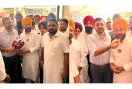 Amloh News: ਵੱਡੇ ਕਾਫਲੇ ਨਾਲ ਮਾਰਕੀਟ ਕਮੇਟੀ ਅਮਲੋਹ ਦੇ ਨਵ-ਨਿਯੁਕਤ ਚੇਅਰਮੈਨ ਪਹੁੰਚੇ ਵਿਧਾਇਕ ਗੈਰੀ ਬੜਿੰਗ ਦਾ ਧੰਨਵਾਦ ਕਰਨ