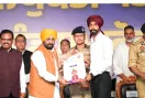 Jalandhar News: ਮੁੱਖ ਮੰਤਰੀ ਮਾਨ ਨੇ ਜਲੰਧਰ ਵਿੱਚ 1746 ਪੁਲਿਸ ਜਵਾਨਾਂ ਨੂੰ ਸੌਂਪੇ ਨਿਯੁਕਤੀ ਪੱਤਰ