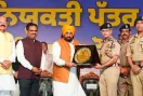 Punjab Jobs: ਪੰਜਾਬ ਦੇ 1,746 ਹੋਰ ਨੌਜਵਾਨਾਂ ਨੂੰ ਪੁਲਿਸ 'ਚ ਮਿਲੀ ਸਰਕਾਰੀ ਨੌਕਰੀ, ਮੁੱਖ ਮੰਤਰੀ ਭਗਵੰਤ ਸਿੰਘ ਮਾਨ ਨੇ ਸੌਂਪੇ ਨਿਯੁਕਤੀ ਪੱਤਰ