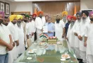 Punjab News: ਆਪ ਵਿਧਾਇਕ ਕੁਲਦੀਪ ਸਿੰਘ ਧਾਲੀਵਾਲ ਨੇ ਰਾਜਪਾਲ ਨਾਲ ਕੀਤੀ ਮੁਲਾਕਾਤ, ਅਜਨਾਲਾ ਨੂੰ ਹੜ੍ਹਾਂ ਤੋਂ ਬਚਾਉਣ ਲਈ ਉਜ ਨਦੀ 'ਤੇ ਡੈਮ ਬਣਾਉਣ ਦੀ ਕੀਤੀ ਮੰਗ