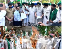 Farmers Protest: ਭਾਰਤ-ਅਮਰੀਕਾ ਮੁਕਤ ਵਪਾਰ ਸਮਝੌਤੇ ਖ਼ਿਲਾਫ਼ ਕਿਸਾਨਾਂ ਦਾ ਰੋਸ ਪ੍ਰਦਰਸ਼ਨ, ਡੋਨਾਲਡ ਟਰੰਪ ਦੇ ਪੁਤਲੇ ਫੂਕੇ
