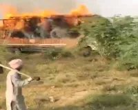 Fire Accident News: ਤੂੜੀ ਨਾਲ ਭਰੇ ਟਰੱਕ ਨੂੰ ਲੱਗੀ ਭਿਆਨਕ ਅੱਗ, ਵੱਡਾ ਹਾਦਸਾ ਟਲਿਆ