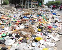 Sanitation Workers Strike: ਸਫ਼ਾਈ ਕਰਮਚਾਰੀਆਂ ਦੀ ਹੜਤਾਲ ਕਾਰਨ ਸ਼ਹਿਰ ਬੇਹਾਲ, ਹਰ ਪਾਸੇ ਕੂੜੇ ਦੇ ਢੇਰ; ਲੋਕ ਹੋਏ ਪ੍ਰੇਸ਼ਾਨ
