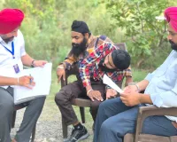 SIR Campaign: ਐੱਸਆਈਆਰ ਤਹਿਤ ਬੀਐਲਓ ਨੇ ਜੁੜਵੇਂ ਭਰਾਵਾਂ ਸੋਹਣੇ ਅਤੇ ਮੋਹਣੇ ਦੇ ਘਰ ਪਹੁੰਚ ਕੇ ਵੰਡੇ ਗਣਨਾ ਫਾਰਮ