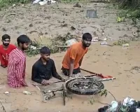 Flood in Kashmir: ਜੰਮੂ-ਕਸ਼ਮੀਰ ਦੇ ਰਾਜੌਰੀ ’ਚ ਭਾਰੀ ਮੀਂਹ ਕਾਰਨ ਤਬਾਹੀ: ਘਰ, ਵਾਹਨ ਤੇ ਦੁਕਾਨਾਂ ਹੜ੍ਹਾਂ ’ਚ ਰੁੜ੍ਹੀਆਂ, ਇੱਕ ਔਰਤ ਲਾਪਤਾ