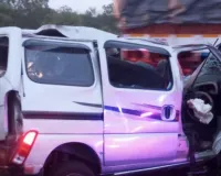 Road Accident: ਤਿਰੂਪੁਰ ’ਚ ਸੜਕ ਹਾਦਸਾ, ਗੈਸ ਟੈਂਕਰ ਤੇ ਟਰੱਕਾਂ ਵਿਚਕਾਰ ਫਸੀ ਕਾਰ, ਤਿੰਨ ਮੌਤਾਂ