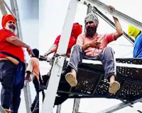 Sirsa News: ਪਿੰਡ ਵੈਦਵਾਲਾ ’ਚ ਕਿਸਾਨ ਬਿਜਲੀ ਦੇ ਟਾਵਰ ’ਤੇ ਚੜ੍ਹੇ, ਜਾਣੋ ਕੀ ਹੈ ਮਸਲਾ?