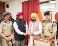 CM Punjab: ਤੁਸੀਂ ਦੌੜ ਸਕਦੇ ਹੋ, ਪਰ ਕਾਨੂੰਨ ਦੇ ਸ਼ਿਕੰਜੇ ਤੋਂ ਬਚ ਨਹੀਂ ਸਕਦੇ-ਮੁੱਖ ਮੰਤਰੀ ਭਗਵੰਤ ਸਿੰਘ ਮਾਨ ਵੱਲੋਂ ਵਿਦੇਸ਼ਾਂ ‘ਚ ਲੁਕੇ ਗੈਂਗਸਟਰਾਂ ਨੂੰ ਚਿਤਾਵਨੀ