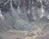 Nepal Flood News: ਨੇਪਾਲ ’ਚ ਭਾਰੀ ਬਰਫ਼ਬਾਰੀ ਨੇ ਮਚਾਈ ਤਬਾਹੀ, 2,000 ਮੀਟਰ ਹੇਠਾਂ ਡਿੱਗੀ ਬਰਫ਼