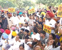 AAP Protest Chandigarh: ਚੰਡੀਗੜ੍ਹ ’ਚ ਸੀਈਸੀ ਗਿਆਨੇਸ਼ ਕੁਮਾਰ ਖ਼ਿਲਾਫ਼ ‘ਆਪ’ ਦਾ ਪ੍ਰਦਰਸ਼ਨ, ਮਨੀਸ਼ ਸਿਸੋਦੀਆ ਸਮੇਤ ਕਈ ਆਗੂ ਹਿਰਾਸਤ ’ਚ