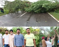 Heavy Rain: ਡੇਰਾ ਸੱਚਾ ਸੌਦਾ ਦੇ ਸੇਵਾਦਾਰਾਂ ਨੇ ਤੇਜ਼ ਹਨ੍ਹੇਰੀ ਤੇ ਮੀਂਹ ਕਾਰਨ ਸੜਕ ਤੇ ਡਿੱਗੇ ਦਰੱਖਤਾਂ ਨੂੰ ਹਟਾਇਆ
