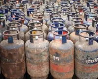 LPG Cylinder Rates: ਤਿਉਹਾਰਾਂ ਦੇ ਸੀਜ਼ਨ ਤੋਂ ਪਹਿਲਾਂ ਵਪਾਰਕ ਗੈਸ ਸਿਲੰਡਰ ਮਹਿੰਗੇ