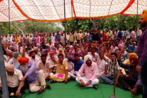 ਮਜ਼ਦੂਰ ਸੰਘ ਦੀਆਂ 60 ਯੂਨੀਅਨਾਂ ਨੇ ਘੇਰਿਆ ਡੀਸੀ ਦਫ਼ਤਰ