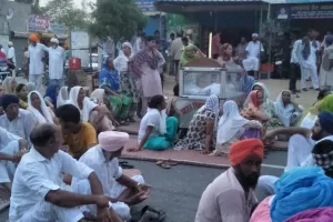 ਪੁਲਿਸ ਮੁਲਾਜ਼ਮ ਵੱਲੋਂ ਖੁਦਕੁਸ਼ੀ, ਪਰਿਵਾਰ ਵੱਲੋਂ ਮਲੋਟ-ਅਬੋਹਰ ਮਾਰਗ ਜਾਮ