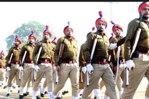 ਪੁਲਿਸ ਅੱਗੇ ਝੁਕੀ ਸਰਕਾਰ, ਹੁਣ ਮਿਲੇਗੀ 13ਵੀਂ ਤਨਖ਼ਾਹ