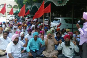 ਮੁਲਾਜ਼ਮਾਂ ਵੱਲੋਂ ਜ਼ਿਲ੍ਹਾ ਖਜ਼ਾਨਾ ਦਫਤਰ ਅੱਗੇ ਧਰਨਾ
