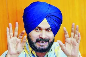 ਨਵਜੋਤ ਸਿੱਧੂ ਖਿਲਾਫ ਝੰਡਾ ਚੁੱਕਣਗੇ 8 ਮੇਅਰ