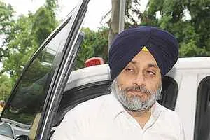 ਸੰਗਰੂਰ ਸ਼ਹਿਰ ‘ਚ ਸੁਖਬੀਰ ਬਾਦਲ ਦੀ ਗੱਡੀ ‘ਤੇ ਹਮਲਾ