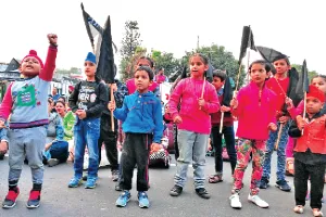 ਮਾਸੂਮਾਂ ਨੂੰ ਖੇਡਣਾ ਭੁੱਲਿਆ, ਸਰਕਾਰ ਖਿਲਾਫ਼ ਸੰਘਰਸ਼ ‘ਚ ਜੁਟੇ