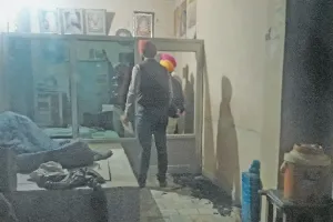 ਮੁਨੀਮ ਦਾ ਕਤਲ ਕਰਕੇ ਲੁੱਟੀ ਦੁਕਾਨ