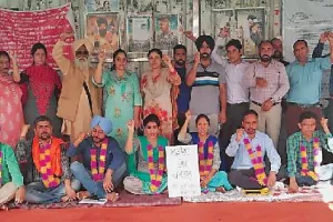ਟੁੱਟ’ਗੇ ਅਧਿਆਪਕਾਂ ਦੇ ਹੌਂਸਲੇ, 40 ਫੀਸਦੀ ਅਧਿਆਪਕਾਂ ਨੇ ਟੇਕੇ ਗੋਡੇ
