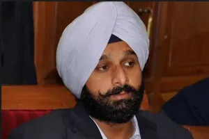 ਬਿਕਰਮ ਮਜੀਠੀਆ ਨੇ ਲਾਈ ਕੈਪਟਨ ਦੇ ਸਮਾਰਟ ਫੋਨਾਂ ਦੀ ਹੱਟੀ