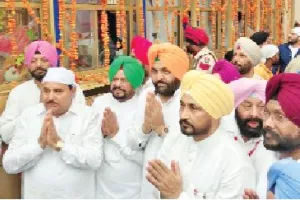 ਨਨਕਾਣਾ ਸਾਹਿਬ ਤੋਂ ਪੁੱਜੇ ਅੰਤਰਰਾਸ਼ਟਰੀ ਨਗਰ ਕੀਰਤਨ ਦਾ ਅਟਾਰੀ ਸਰਹੱਦ ‘ਤੇ ਨਿੱਘਾ ਸਵਾਗਤ