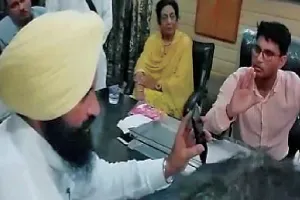 ਨੇਤਾਵਾਂ ਦਾ ਰਵੱਈਆ ਤੇ ਅਫ਼ਸਰਸ਼ਾਹੀ