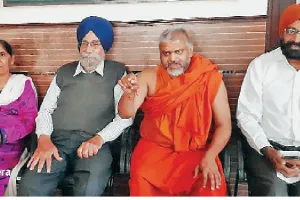 ਸੂਬੇ ਦੀ ਸਾਰੀ ਪਰਾਲੀ ਖਰੀਦਣ ਲਈ ਤਿਆਰ ਹਾਂ: ਅੰਮ੍ਰਿਤਾਨੰਦ