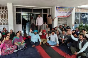 ਵਾਈਸ ਚਾਂਸਲਰ ਦਫ਼ਤਰ ਅੱਗੇ ਪੂਟਾ ਵੱਲੋਂ ਰੋਸ਼ ਪ੍ਰਦਰਸ਼ਨ