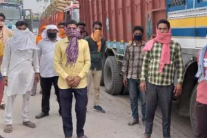 ਮਮਦੋਟ ਦੇ ਟਰੱਕ ਡਰਾਈਵਰ ਕਣਕ ਦੀਆਂ ਬੋਰੀਆਂ ਨਾ ਉਤਰਨ ਕਾਰਨ ਹੋਏ ਪਰੇਸ਼ਾਨ