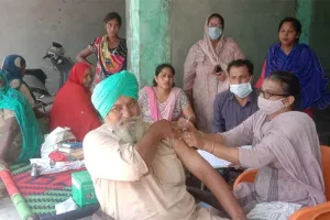 ਪਿੰਡ ਜਵਾਹਰ ਸਿੰਘ ਵਾਲਾ ‘ਚ ਲਗਾਈ ਗਈ ਕਰੋਨਾ ਵੈਕਸ਼ੀਨ