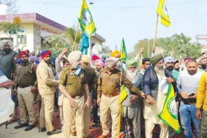 ਹਲਕਾ ਭਦੌੜ ਦੇ ਪਿੰਡਾਂ ’ਚ ਮੁੱਖ ਮੰਤਰੀ ਚੰਨੀ ਕਿਸਾਨਾਂ ਦੇ ਸਵਾਲਾਂ ਦੇ ਜਵਾਬ ਦੇਣ ਤੋਂ ਭੱਜੇ