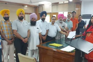 ਪੁਰਾਣੀ ਪੈਨਸ਼ਨ ਸਕੀਮ ਦੀ ਬਹਾਲੀ ਲਈ ਡਿਪਟੀ ਕਮਿਸ਼ਨਰ ਫ਼ਰੀਦਕੋਟ ਰਾਹੀਂ ਮੁੱਖ ਮੰਤਰੀ ਪੰਜਾਬ ਸਰਕਾਰ ਦੇ ਨਾਂਅ ਭੇਜਿਆ ਮੰਗ ਪੱਤਰ