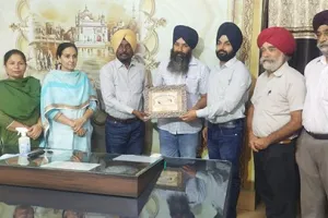 ਲੋੜਵੰਦ ਵਿਦਿਆਰਥਣਾਂ ਦੀ ਮੱਦਦ ਲਈ ਅੱਗੇ ਆਏ ਸਮਾਜ ਸੇਵੀ