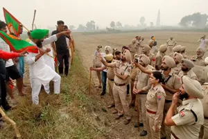 ਬਲਬੇੜ੍ਹਾ ਵਿਖੇ ਪ੍ਰਸ਼ਾਸਨ ਨੇ ਹਟਾਏ 20 ਏਕੜ ਪੰਚਾਇਤੀ ਜ਼ਮੀਨ ਤੋਂ ਨਜਾਇਜ਼ ਕਬਜ਼ੇ