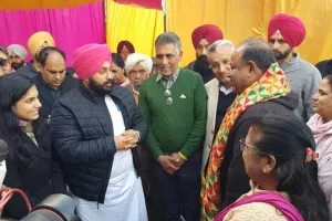 ਕੈਬਨਿਟ ਮੰਤਰੀ ਹਰਜੋਤ ਸਿੰਘ ਬੈਂਸ ਵੱਲੋਂ ਭਾਰਤੀ ਕ੍ਰਿਕਟ ਟੀਮ ਅੰਡਰ-19 ਦੀ ਖਿਡਾਰਨ ਮੰਨਤ ਕਸ਼ਅਪ ਦੇ ਮਾਪਿਆਂ ਨਾਲ ਮੁਲਾਕਾਤ