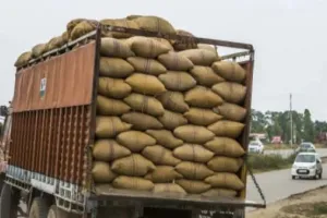 ਅੰਮ੍ਰਿਤਸਰ ‘ਚ ਸਰਕਾਰੀ ਕਣਕ ਦਾ ਭਰਿਆ ਟਰੱਕ ਕਾਬੂ 