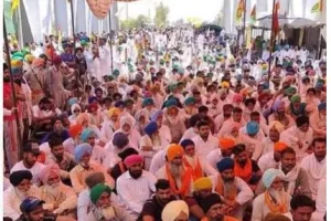 ਜੰਗ ਪਾਣੀਆਂ ਦੀ ਮੁੱਦਕੀ ਮੋਰਚੇ ਤੇ ਘੱਲ ਖੁਰਦ ਵਿਖੇ ਹੋਇਆ ਕਿਸਾਨਾਂ ਦਾ ਭਾਰੀ ਇਕੱਠ