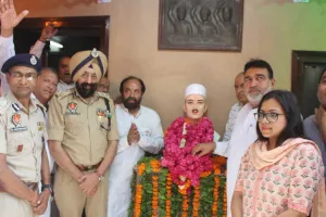 ਕ੍ਰਾਂਤੀਕਾਰੀ ਆਗੂ ਦੇ ਜੱਦੀ ਘਰ ਤੱਕ ਸਿੱਧੀ ਸੜਕ ਦੇ ਪ੍ਰਾਜੈਕਟ ਨੂੰ ਤੇਜੀ ਨਾਲ ਮੁਕੰਮਲ ਕਰਨ ਕਰਨ ਦੀ ਗੱਲ ਦੁਹਰਾਈ