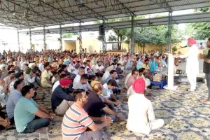 ਬਲਾਕ ਪੱਧਰੀ ਨਾਮ ਚਰਚਾ ਦੌਰਾਨ ਸਾਧ-ਸੰਗਤ ਨੇ ਗਾਇਆ ਗੁਰੂ ਜੱਸ