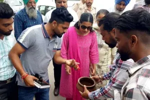 ਲੋਕਾਂ ਨੂੰ ਡੇਂਗੂ ਤੋਂ ਬਚਾਉਣ ਲਈ ਡਿਪਟੀ ਕਮਿਸ਼ਨਰ ਖੁਦ ਮੈਦਾਨ ’ਚ