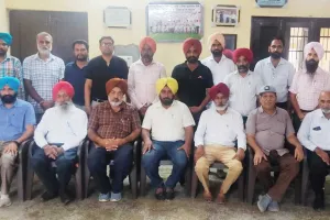 ਪਿੰਡਾਂ ’ਚ ਕੰਮ ਕਰਦੇ ਸਮੂਹ ਮੁਲਾਜ਼ਮਾਂ ਤੇ ਅਧਿਆਪਕਾਂ ਨੇ ਰੱਖੀ ਸਰਕਾਰ ਤੋਂ ਮੰਗ