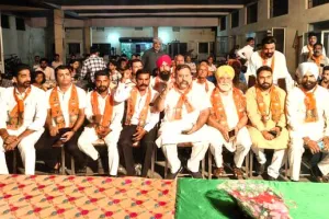 ਕਾਂਗਰਸ ਪਾਰਟੀ ਆਗੂ ਗੁੱਜਰ ਸੈਂਕੜੇ ਸਾਥੀਆਂ ਸਮੇਤ ਭਾਜਪਾ ’ਚ ਹੋਏ ਸ਼ਾਮਲ